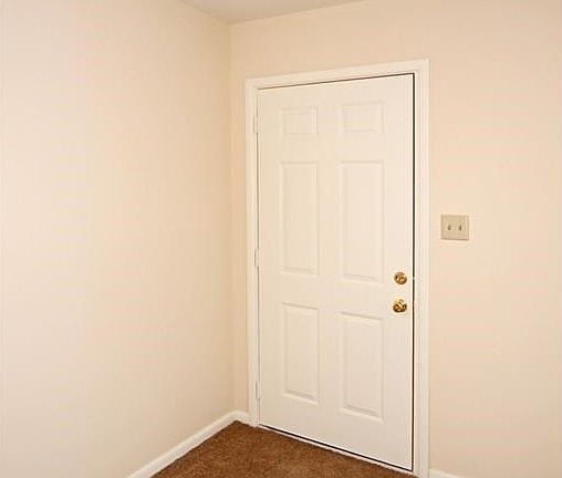 4th image of 5519 Maplewood Dr
