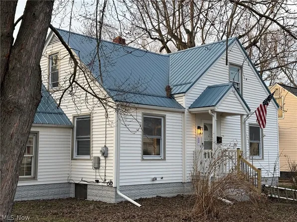 880 Meadowbrook Ave SE, Warren, OH 44484