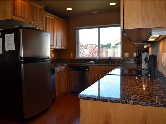 5th image of 225 E Parkway Dr