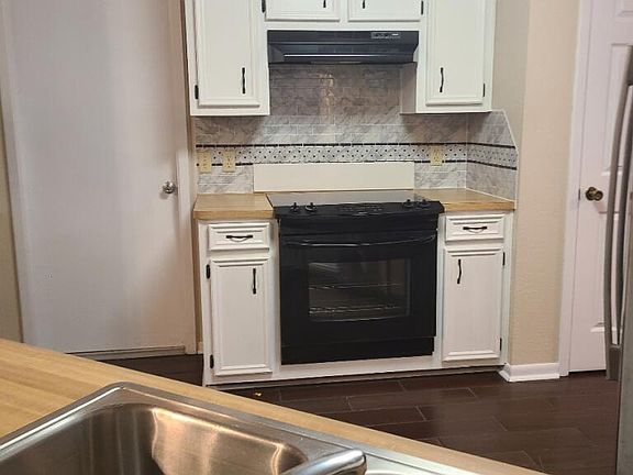2nd image of 1415 Kent Ave