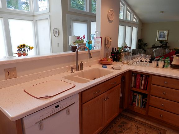 3rd image of 1400 E Island Lake Dr