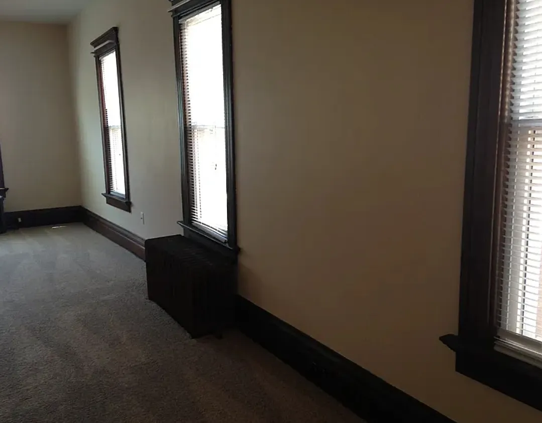 2 bed, 2000 sqft, $1,350 — Photo 3