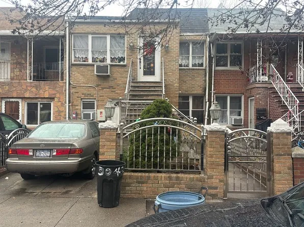 3042 69th St, Woodside, NY 11377