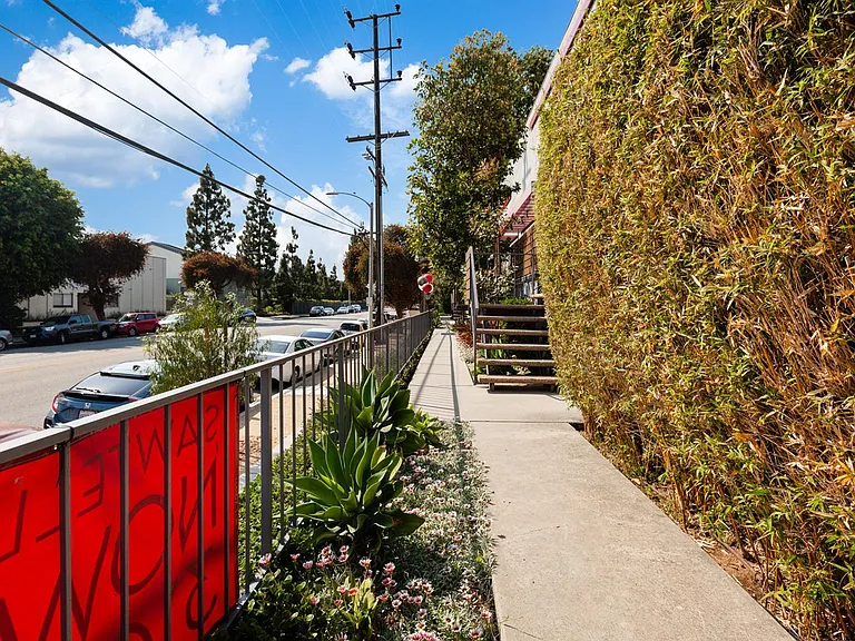 Sawtelle — Photo 19