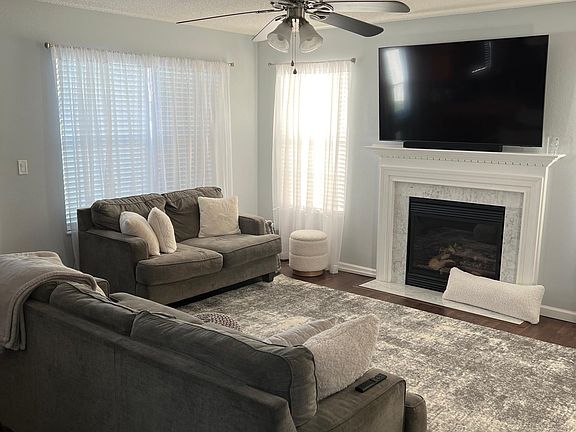 2nd image of 1191 Larkspur Dr