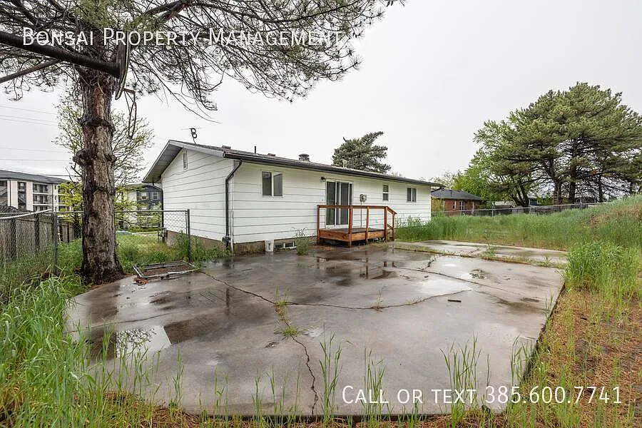 Duplex Near UVU and Walmart in Orem - 1641 Sandhill Rd, Orem UT — Photo 3