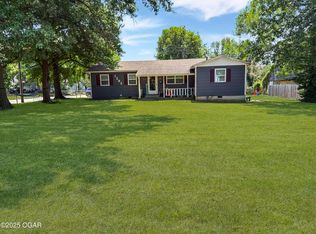 1202 W Austin St, Webb City, MO 64870