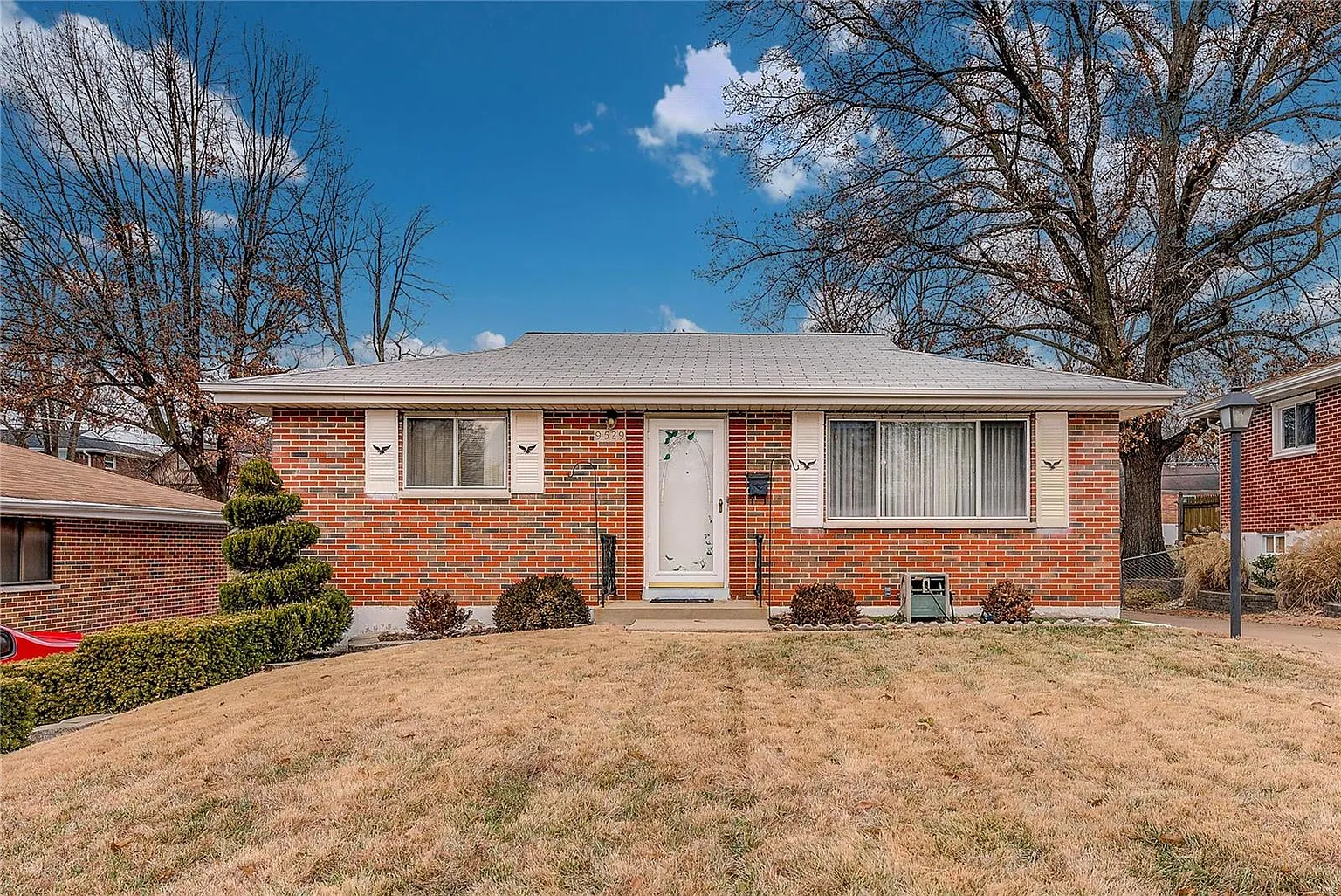 9529 Cote Brilliante Ave photo 1