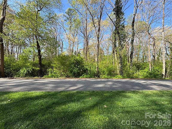 4th image of 360 Gleneagles Rd W