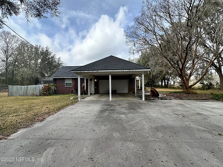 22490 Pine St — Photo 3