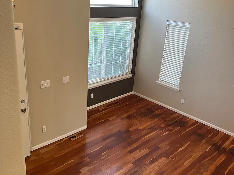 15970 Hedgeway Dr — Photo 23
