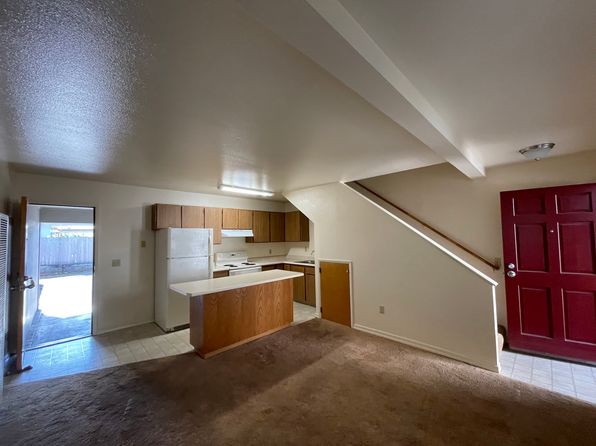 1039 9th St APT 3