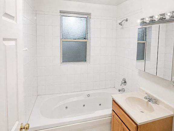 5th image of 6452 N Bell Ave APT 1
