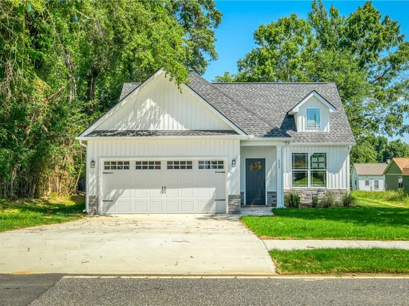203 Blue Ridge Ave, Belton, SC 29627