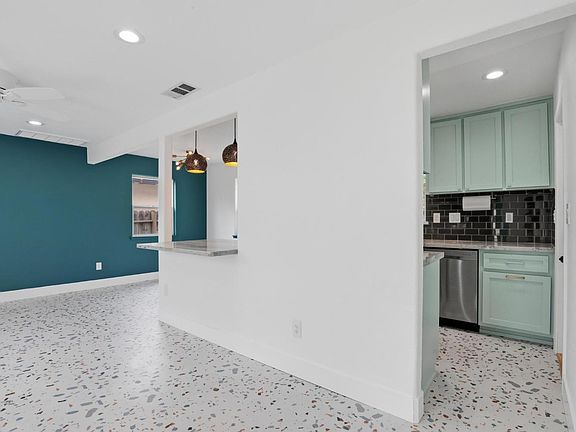 5th image of 3438 36th St