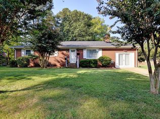 10 Camelot Ct, Newport News, VA 23602