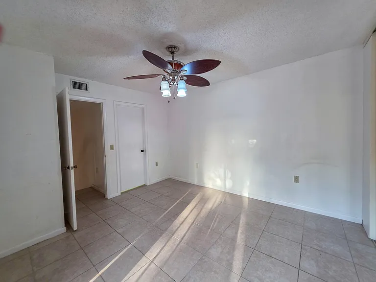 832 Blue Ridge Cir — Photo 9