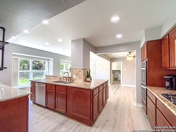 4th image of 112 Cueva Ln