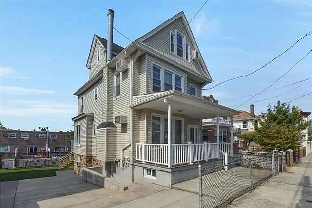 1st image of 1027 Wilcox Ave #2