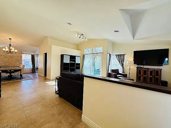 3 bed, 2.0 bath, 2082 sqft, $4,298 — Photo 3