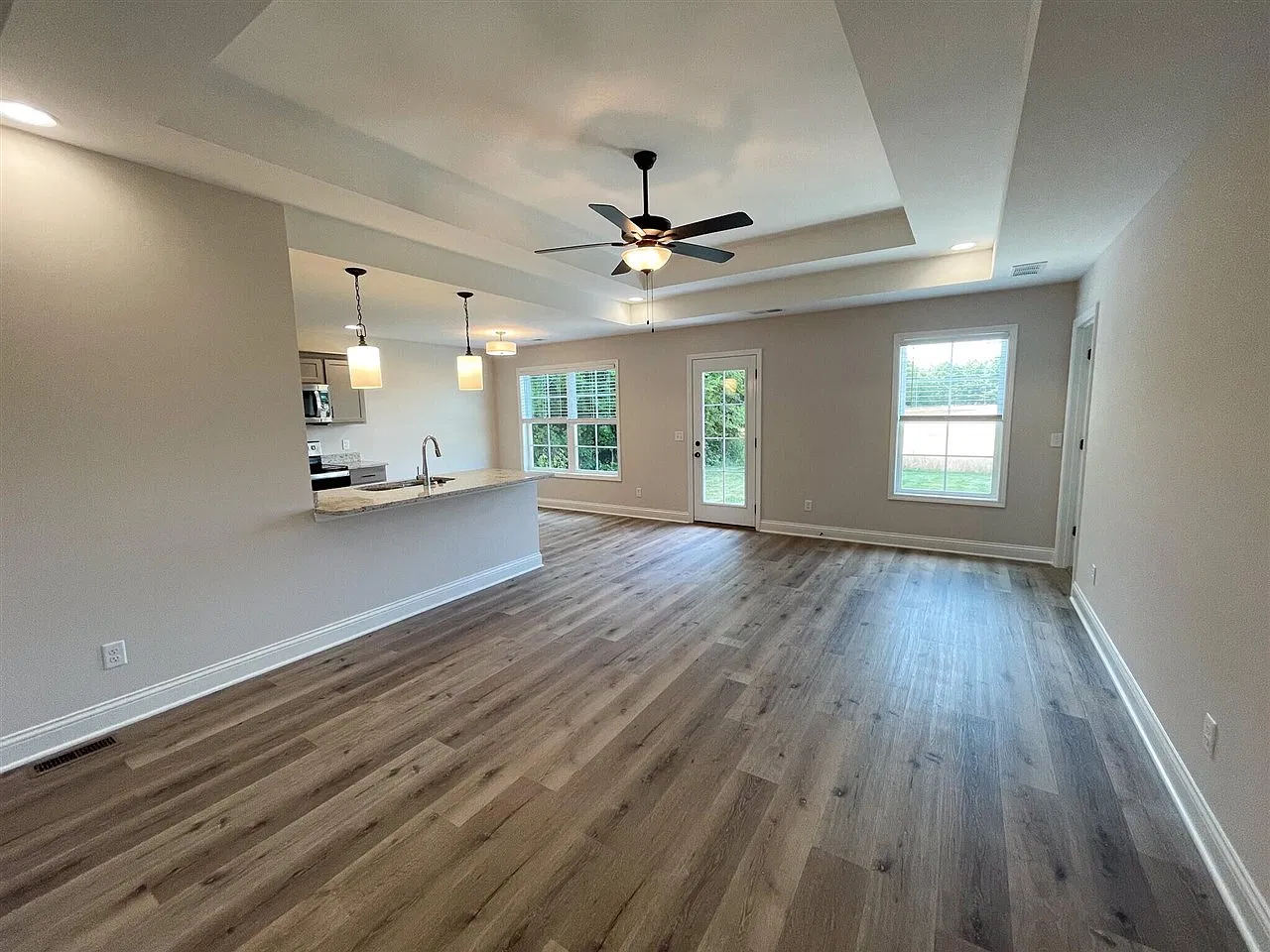 3 bed, 1254 sqft, $1,800 — Photo 4
