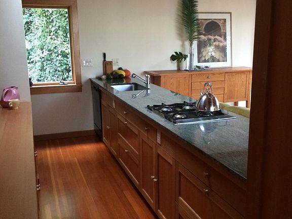 Kitchen peninsula
