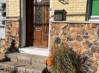 31 Main St, Englishtown, NJ 07726