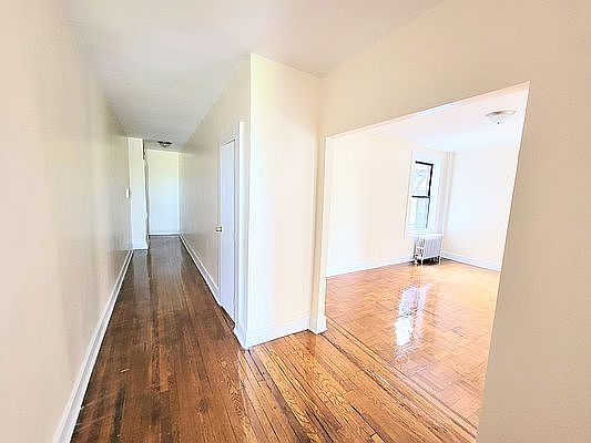 1st image of 424 New York Ave #8