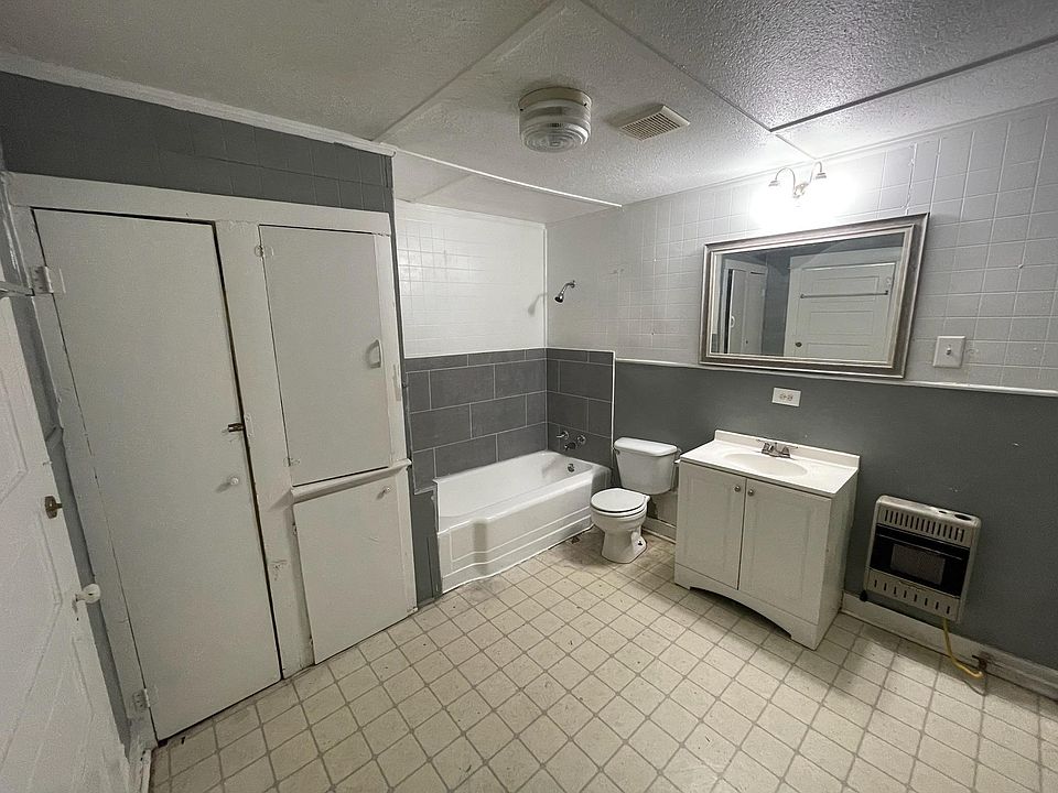 1st image of 301 E Brin St