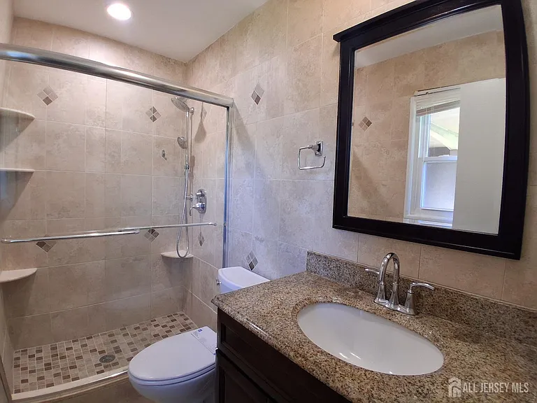 6 Flower Rd — Photo 15