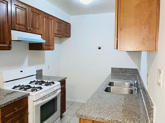 3rd image of 229 S Alexandria Ave APT 8