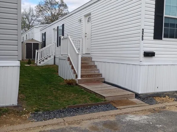1405 Farrell Ave Trailer 325, Cherry Hill, NJ 08002