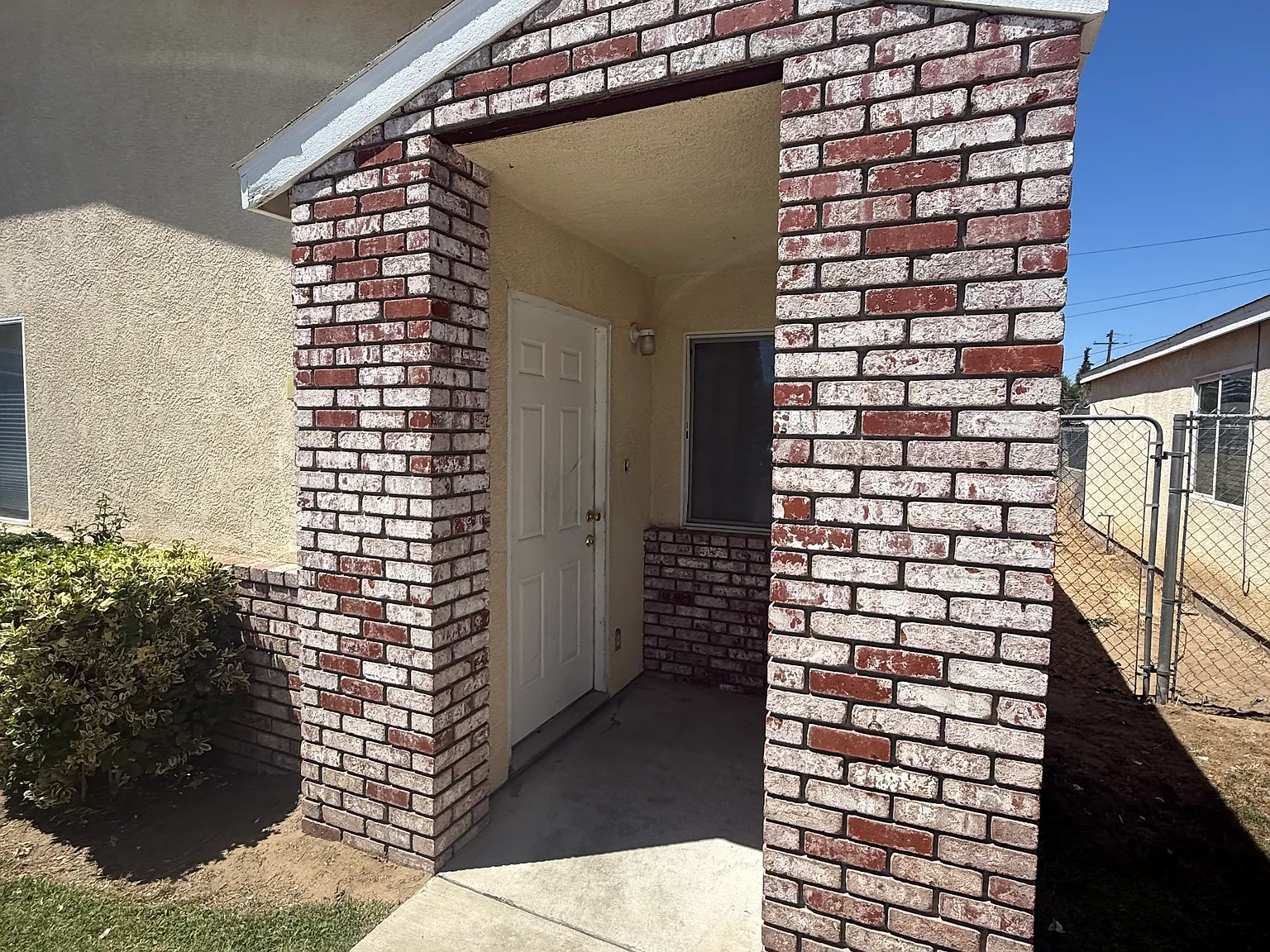 2 bed, 800 sqft, $1,800 — Photo 2
