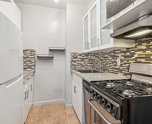 4th image of 357 E 57th St APT 14G