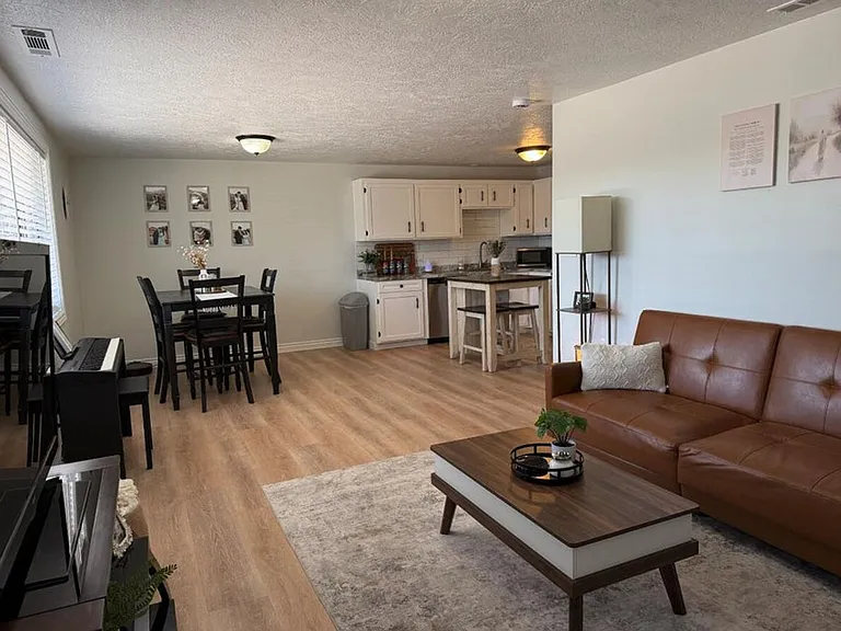 206 N Quail Ridge Dr #6 — Photo 2