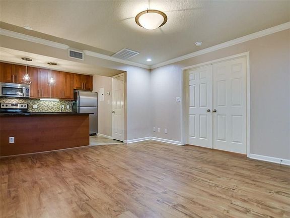 5th image of 7685 Northcross Dr Unit 721