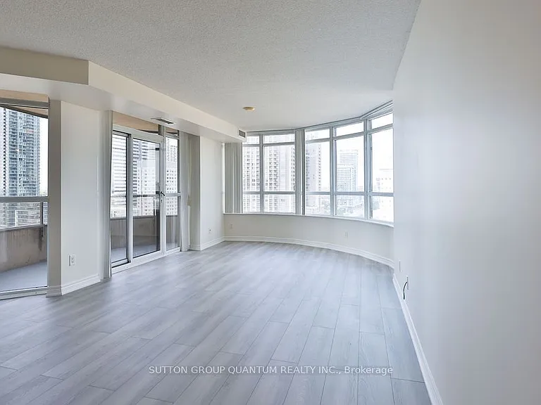 310 Burnhamthorpe Rd W #1602 — Photo 16