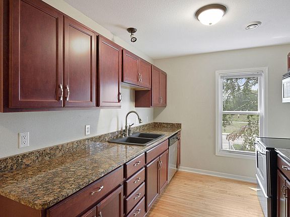 3rd image of 2327 Marshall St NE #2