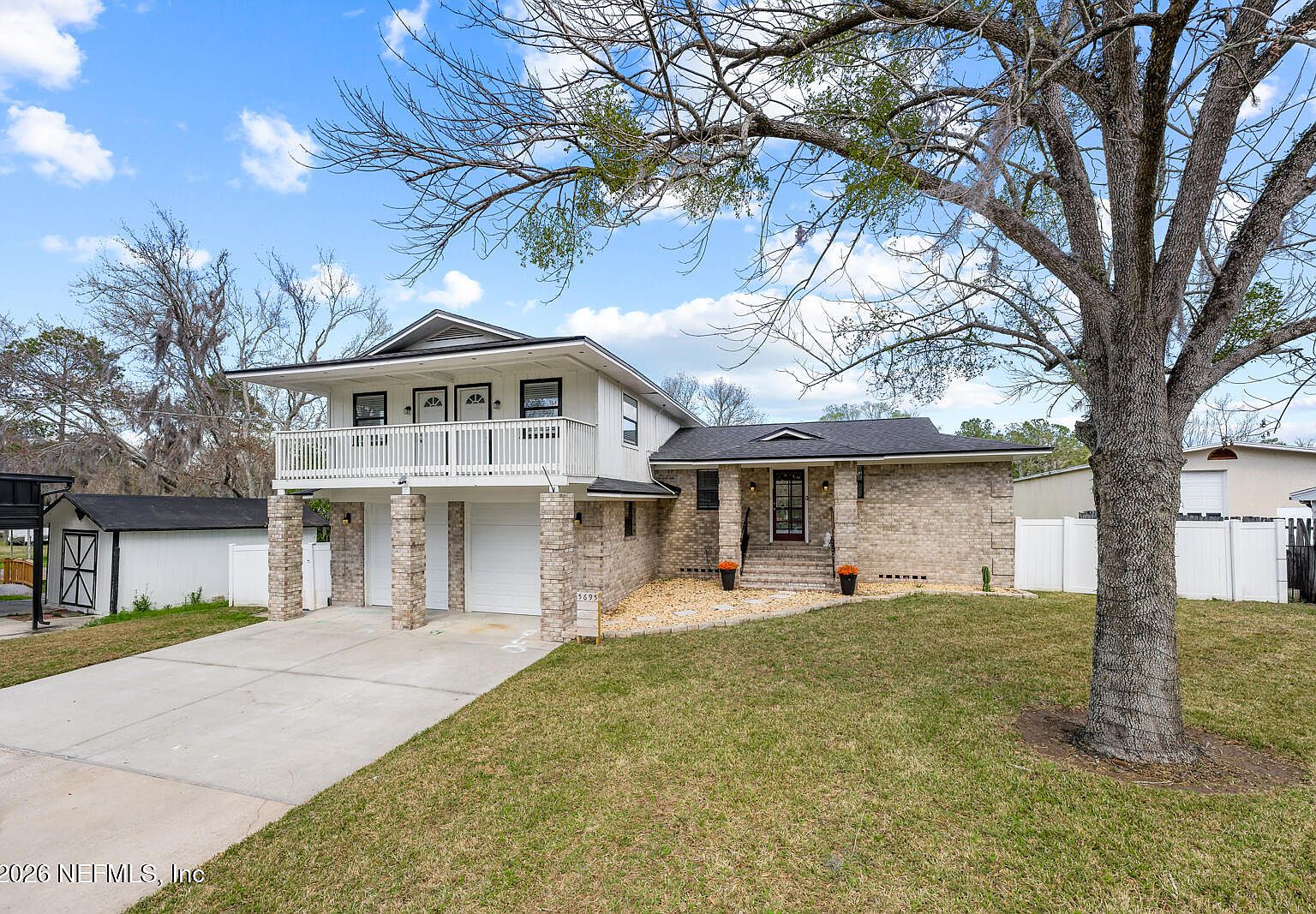 5695 HYDE PARK Circle