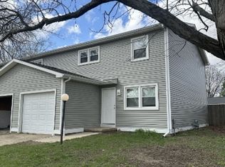 2518 Leeper Dr, Champaign, IL 61822