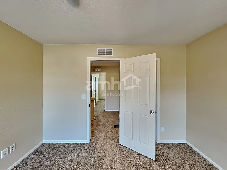 18660 E 47th Ave — Photo 9