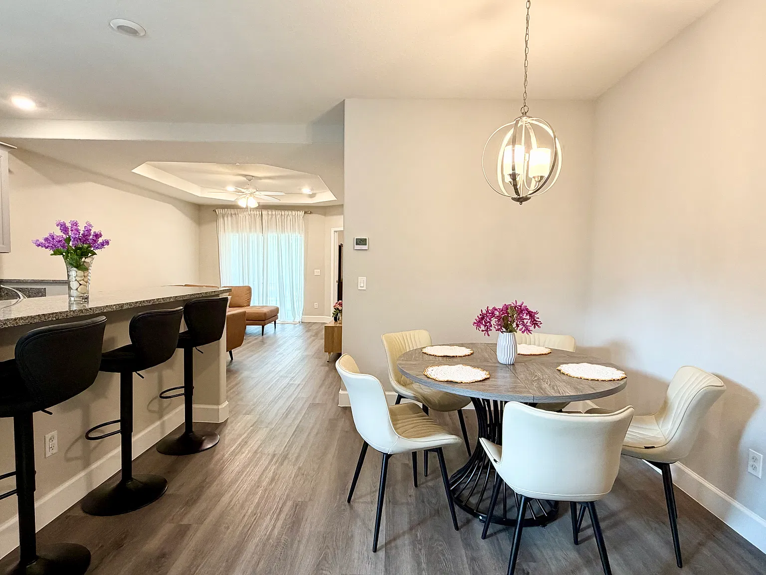 3 bed, 2.5 bath, 1830 sqft, $2,200 — Photo 3