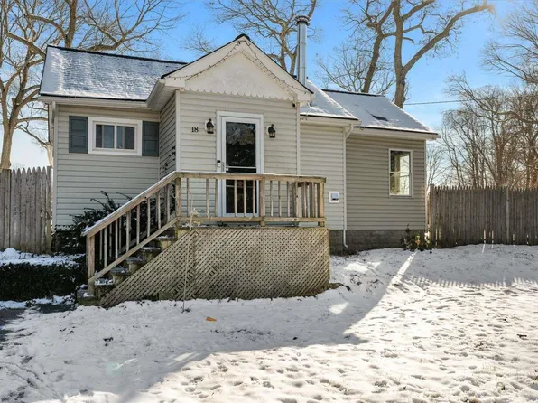 18 Denis Lane, Middle Island, NY 11953