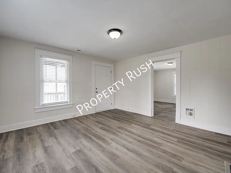 3818 Chandler Ave — Photo 8