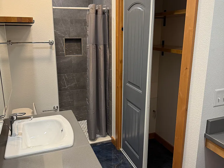 Laundry Room/Bathroom