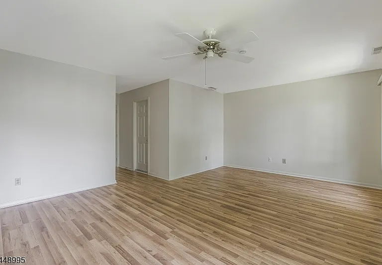 28 Helton Ter — Photo 10