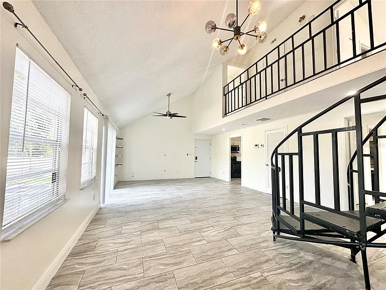 122 S Bulova Dr — Photo 24