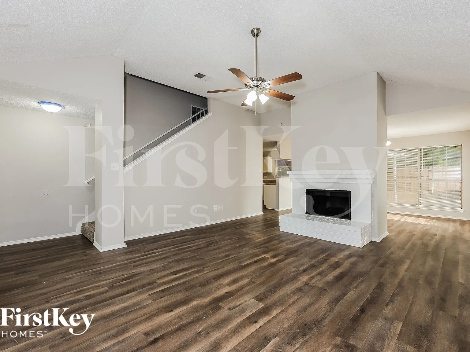 3 bed, 2.0 bath, 1706 sqft, $2,265 — Photo 3