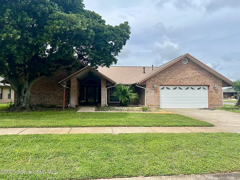 2372 Windham Dr — Photo 1