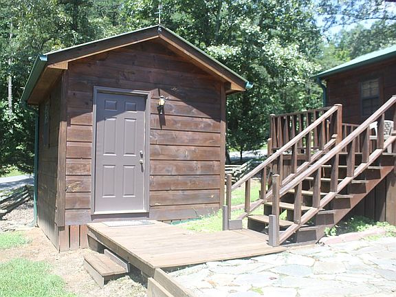 Multi-use shed/outbuilding.